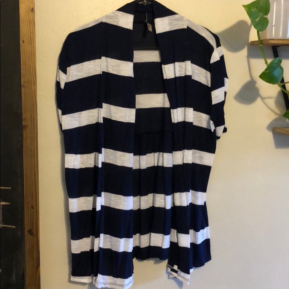 Blue and white short sleeved cover up